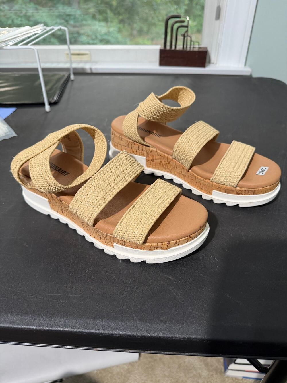 Cushionaire Naomi Platform Wedge Sandals Womens 8.5 Tan Straw Cork Comfort